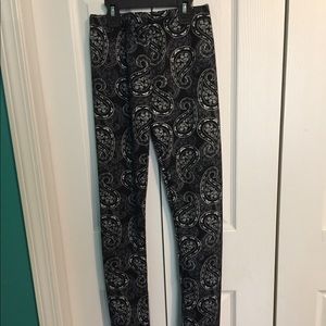 Fuzzy / fur lined leggings